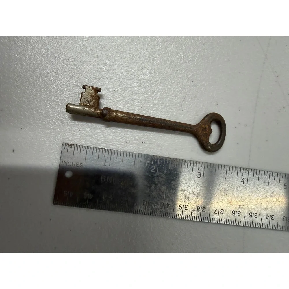 Vintage Antique Skeleton‎ Key Iron Barrel Key Rusted Patina 3.25 Inch
